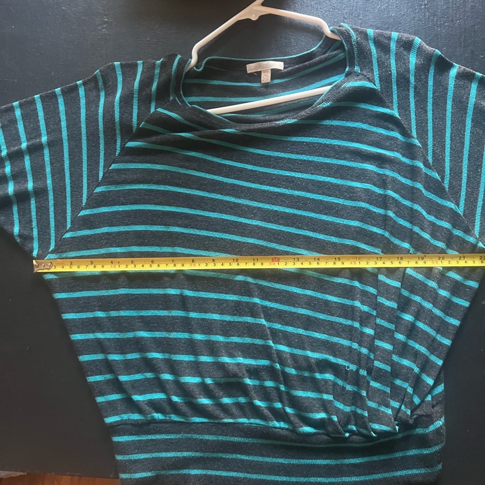 Bordeaux Teal Top  Relaxed Fit Sz M - Picture 5 of 8